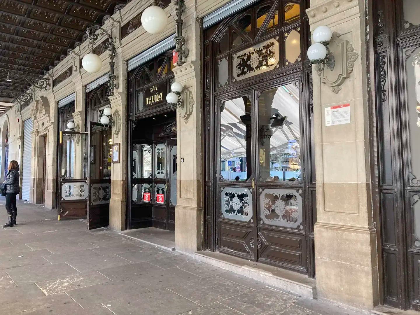 Café Iruña 入口